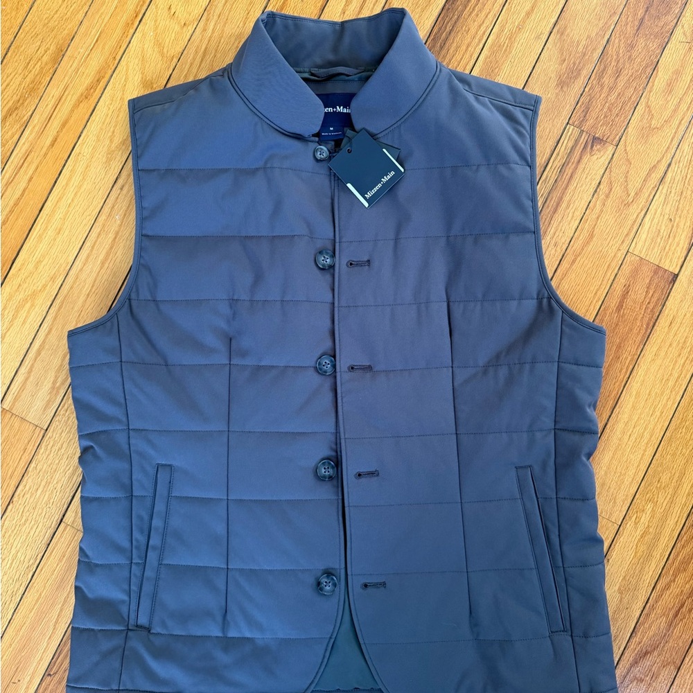 Mizzen & Main Men's Navy Blue Aspen Quilted Vest NWT size Medium